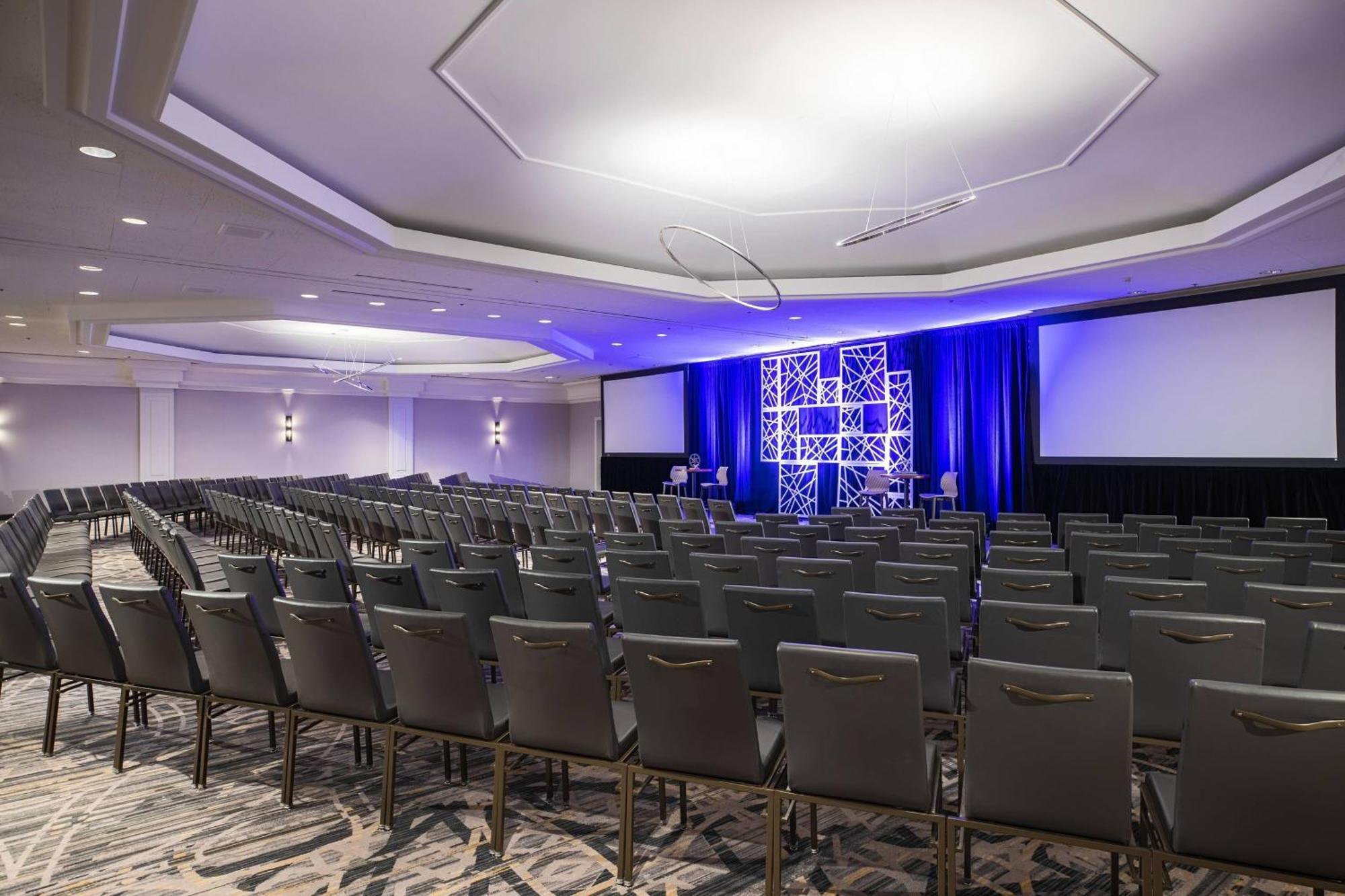 Renaissance Dallas Hotel