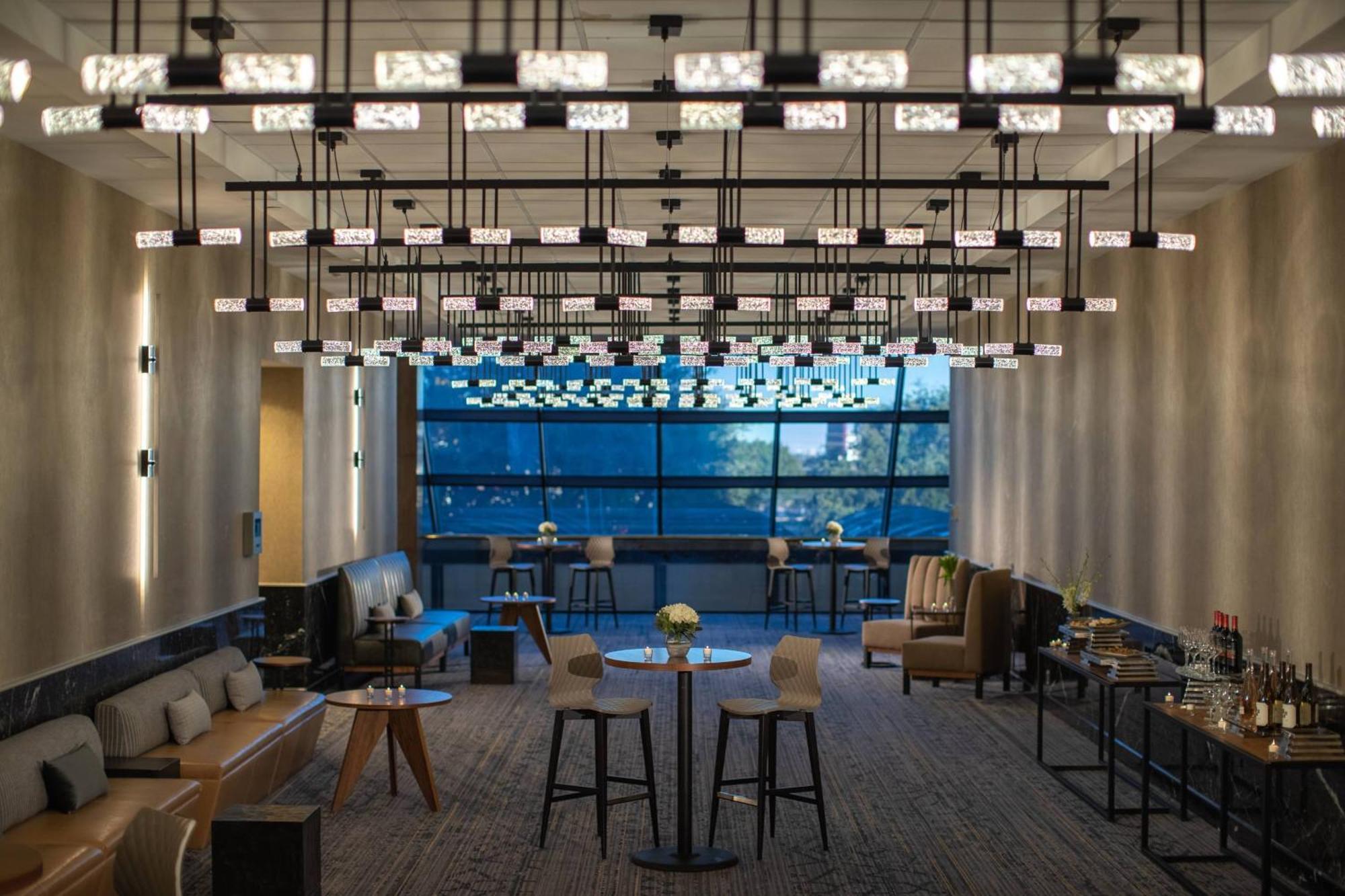 Renaissance Dallas 4*