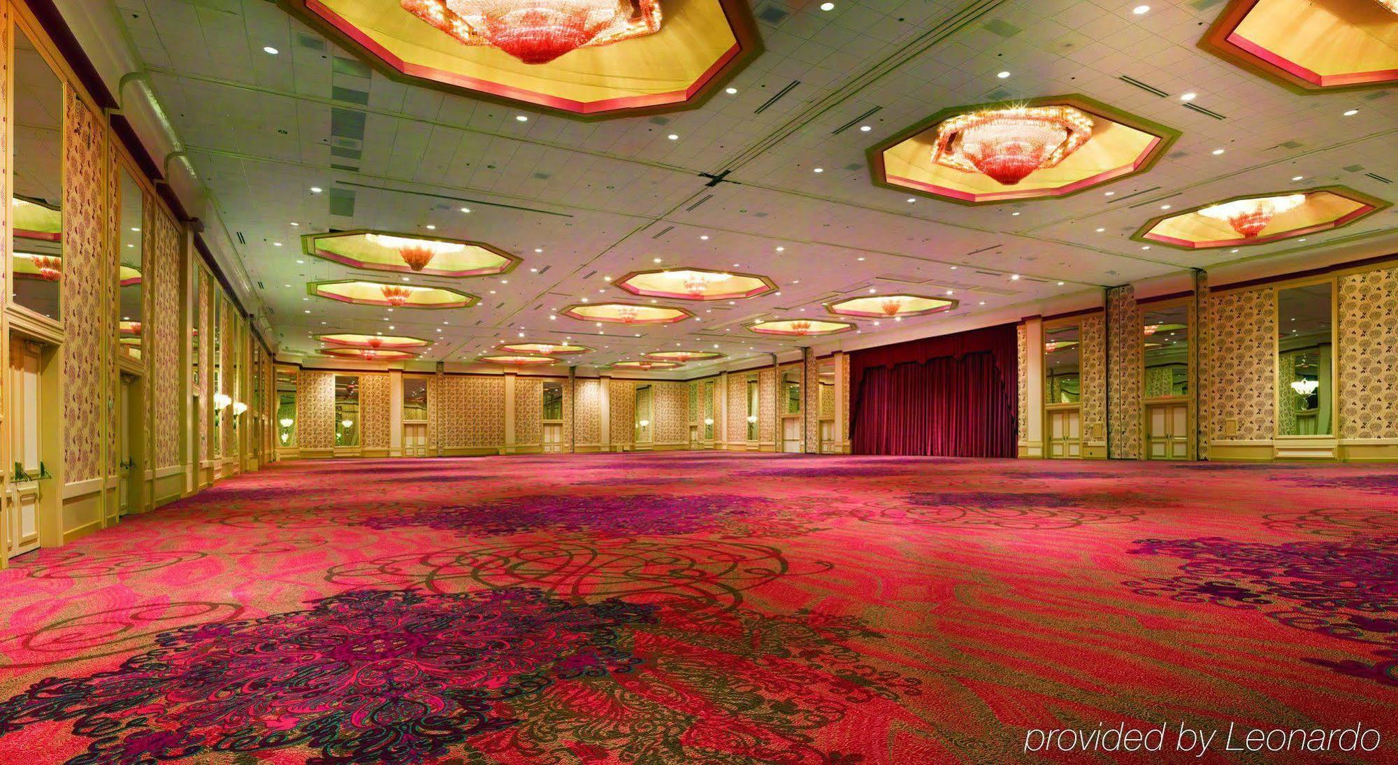 Renaissance Dallas 4*