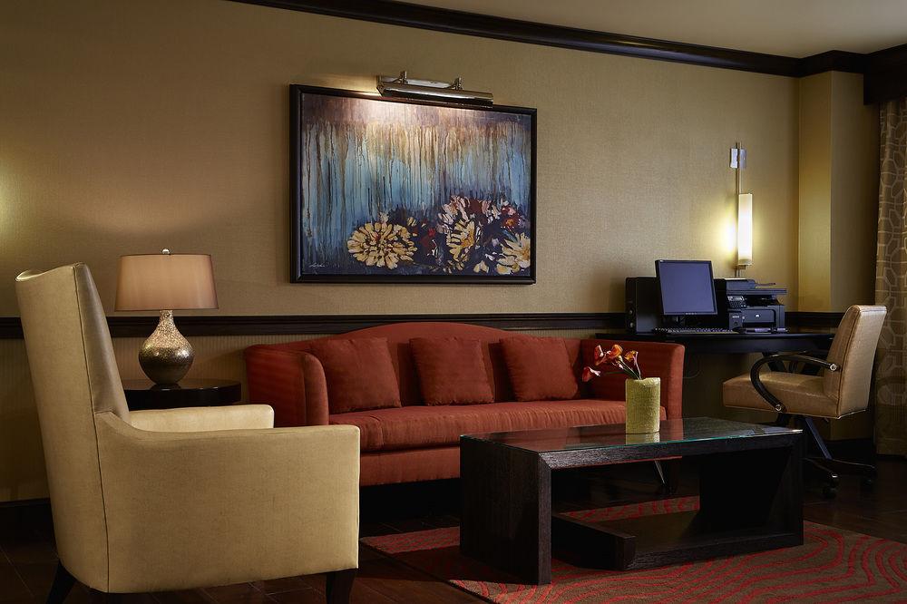 Renaissance Dallas 4* Addison