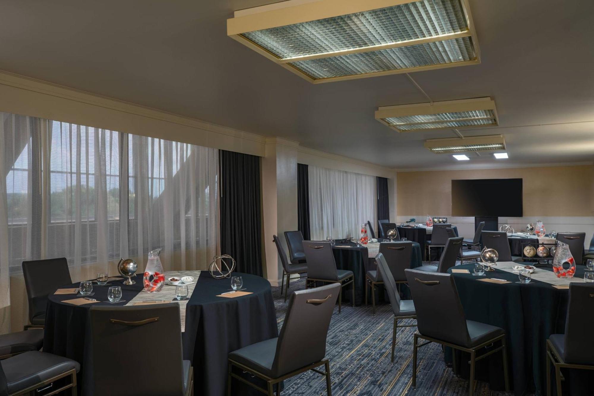 Renaissance Dallas Hotel Addison