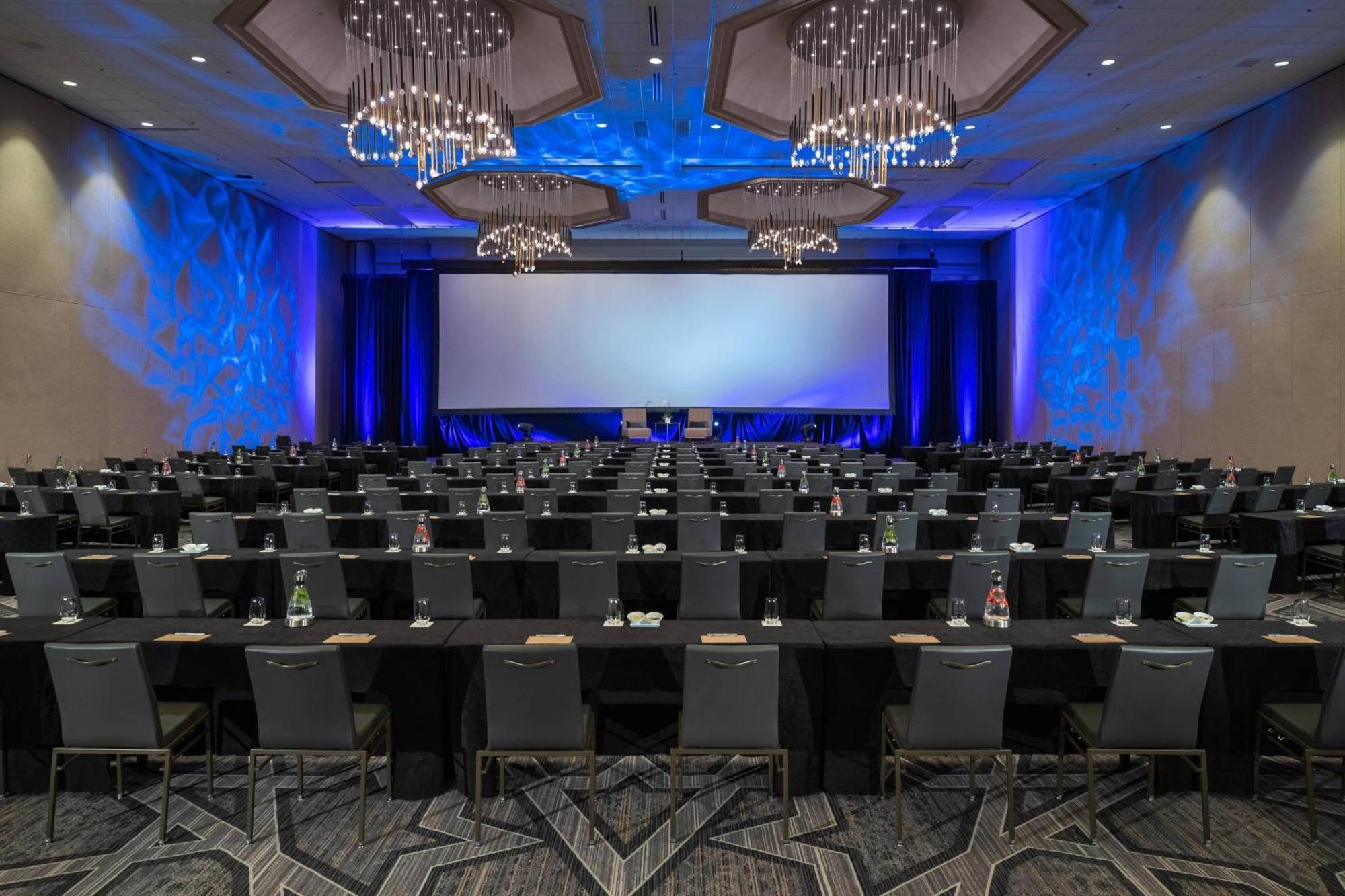 Renaissance Dallas Hotel