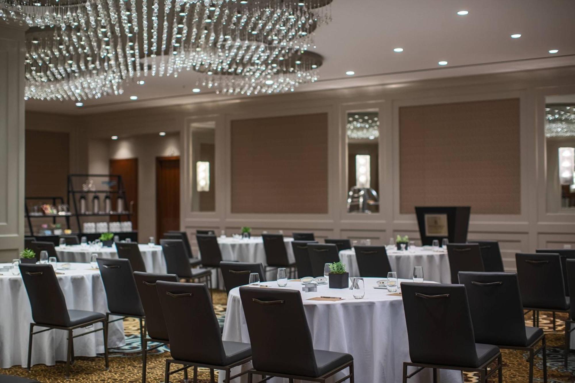 Renaissance Dallas Hotel 4*